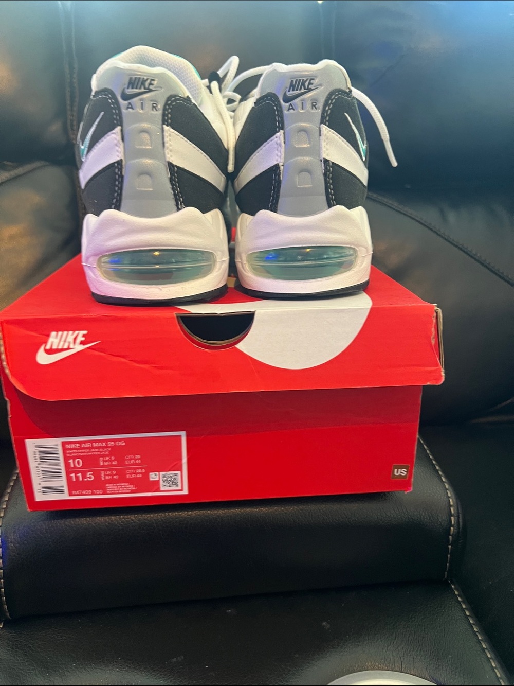 Nike men’s Air Max 95 OG White and Black Sneakers with Teal Swoosh - Picture 2 of 2